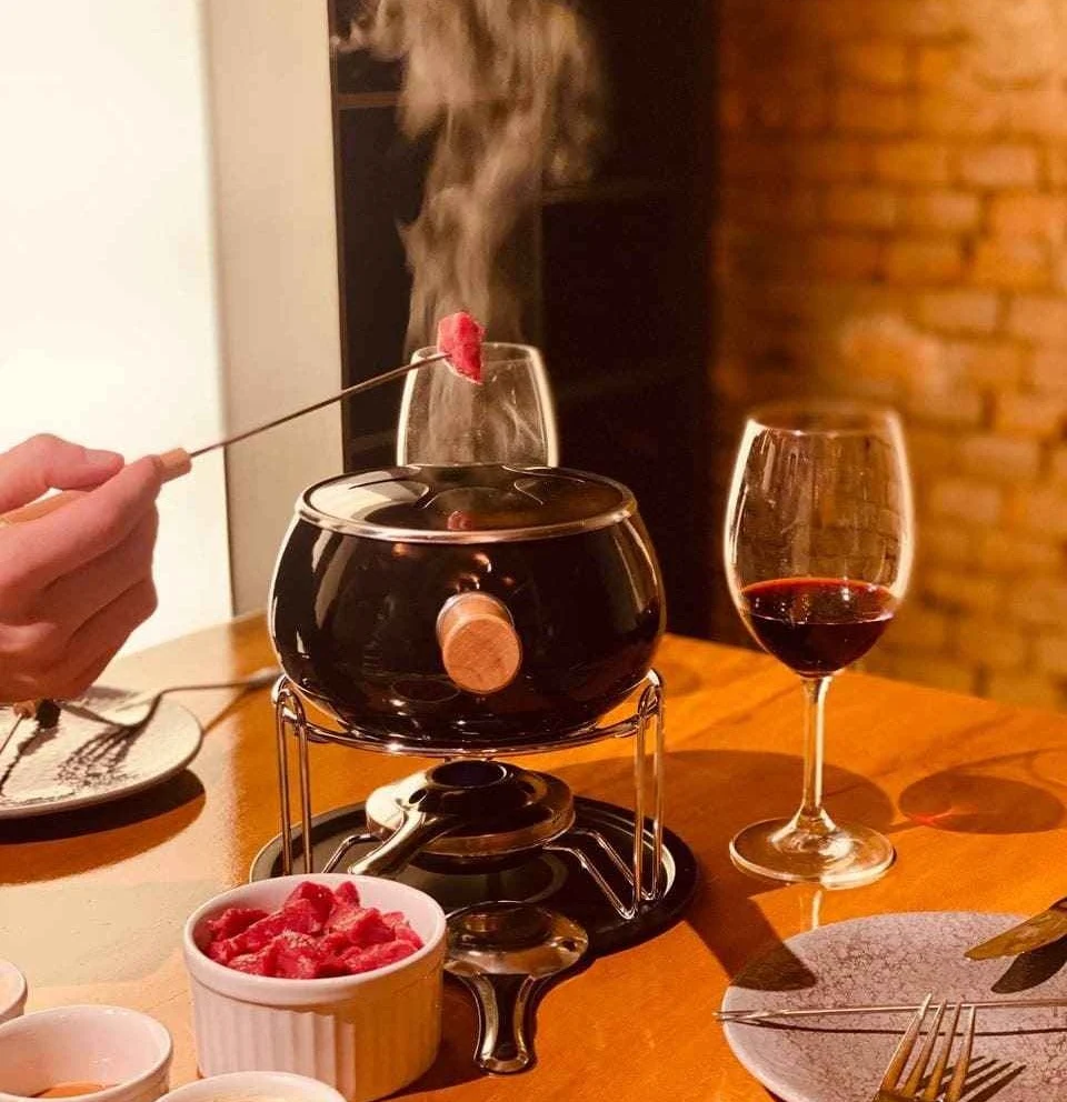 Fondue de carnes ao vinho do Vers La Lune